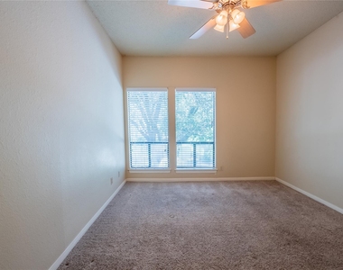 1910 Robbins Pl - Photo Thumbnail 9