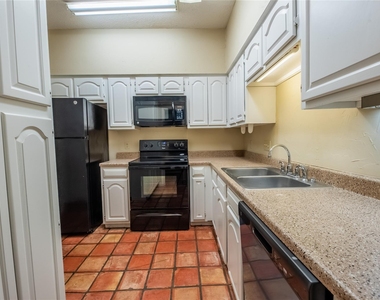 1910 Robbins Pl - Photo Thumbnail 4