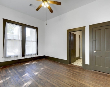 304 Olive St - Photo Thumbnail 17