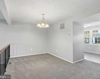 807 Joshua Tree Court - Photo Thumbnail 6