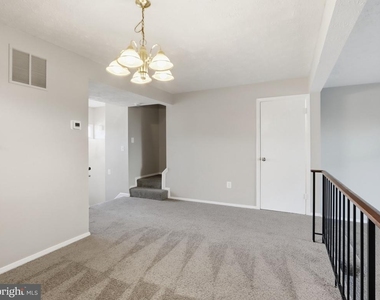 807 Joshua Tree Court - Photo Thumbnail 10