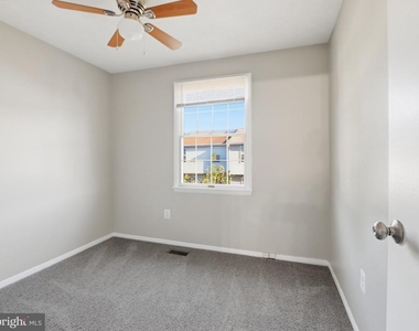 807 Joshua Tree Court - Photo Thumbnail 14
