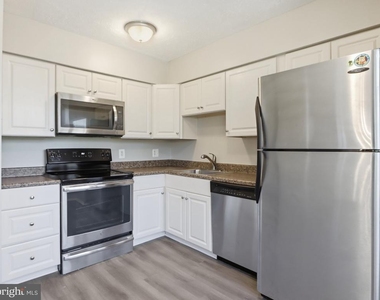 807 Joshua Tree Court - Photo Thumbnail 13