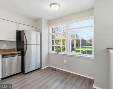 807 Joshua Tree Court - Photo Thumbnail 11