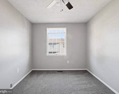 807 Joshua Tree Court - Photo Thumbnail 17