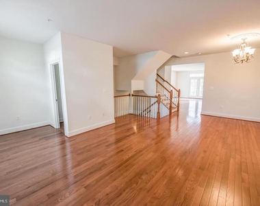 2507 Rolling Forest Drive - Photo Thumbnail 7