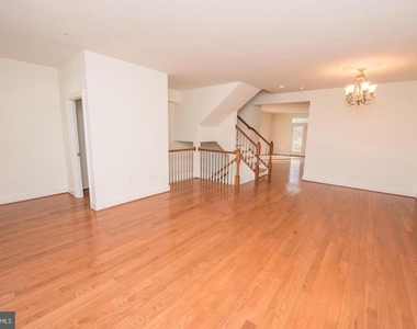2507 Rolling Forest Drive - Photo Thumbnail 6