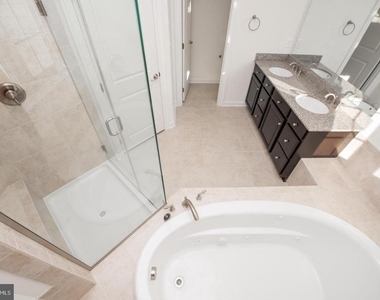 2507 Rolling Forest Drive - Photo Thumbnail 15