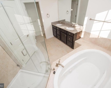 2507 Rolling Forest Drive - Photo Thumbnail 14