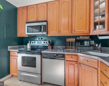 290 Hilltop Lane - Photo Thumbnail 6