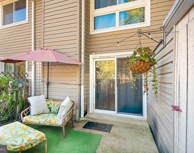 290 Hilltop Lane - Photo Thumbnail 4