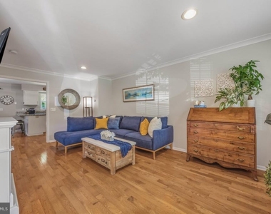 1206 Farley Court N - Photo Thumbnail 2
