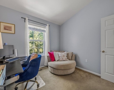 1206 Farley Court N - Photo Thumbnail 14