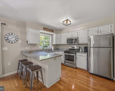 1206 Farley Court N - Photo Thumbnail 6
