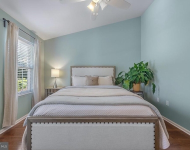 1206 Farley Court N - Photo Thumbnail 21