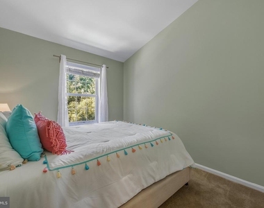 1206 Farley Court N - Photo Thumbnail 16