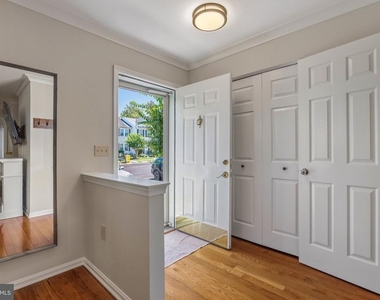1206 Farley Court N - Photo Thumbnail 1