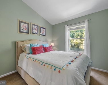 1206 Farley Court N - Photo Thumbnail 17