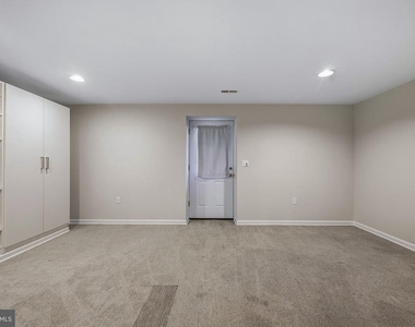 1206 Farley Court N - Photo Thumbnail 25