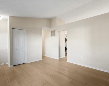332 Ternwing Drive - Photo Thumbnail 7