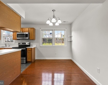 7500 Sandalwood Court - Photo Thumbnail 4