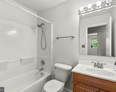 7500 Sandalwood Court - Photo Thumbnail 13