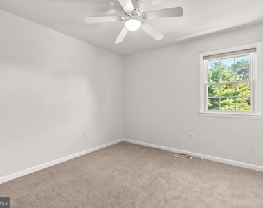 7500 Sandalwood Court - Photo Thumbnail 11