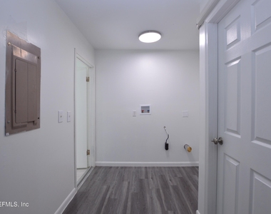 2045 Derringer Road - Photo Thumbnail 27