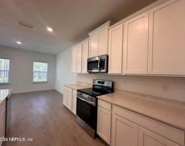 695 Lake Sinclair Street - Photo Thumbnail 2