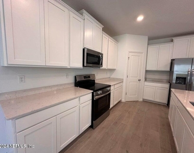 695 Lake Sinclair Street - Photo Thumbnail 3