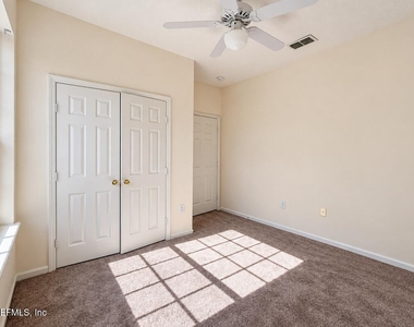 10550 Baymeadows Road - Photo Thumbnail 13