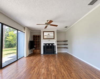 6213 Lake Tahoe Drive - Photo Thumbnail 6