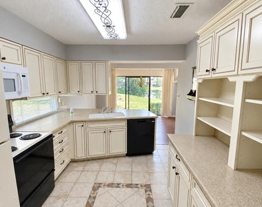 6213 Lake Tahoe Drive - Photo Thumbnail 8