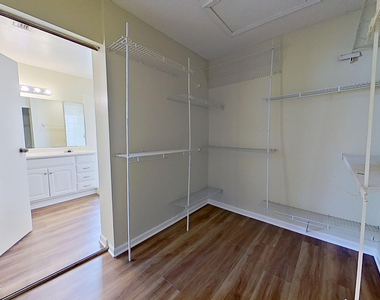 12958 Medford Lane - Photo Thumbnail 14