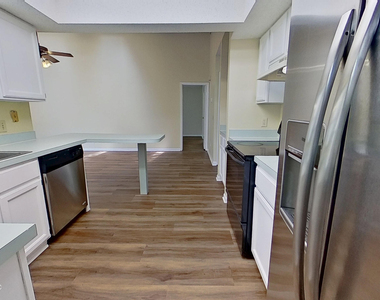 12958 Medford Lane - Photo Thumbnail 6