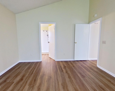 12958 Medford Lane - Photo Thumbnail 12