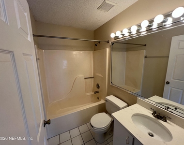 2105 Hovington Circle W - Photo Thumbnail 9