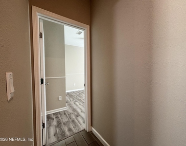 7361 Hilladale Creek Lane - Photo Thumbnail 20
