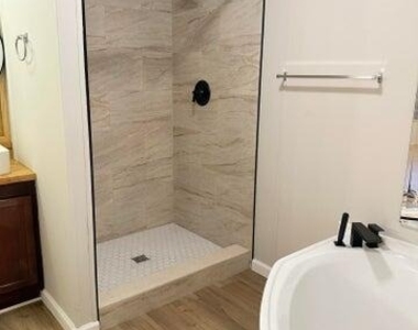 116 Earl Avenue - Photo Thumbnail 5