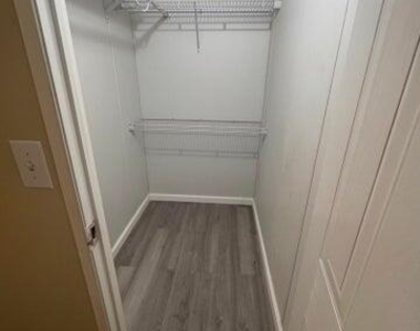 116 Earl Avenue - Photo Thumbnail 8