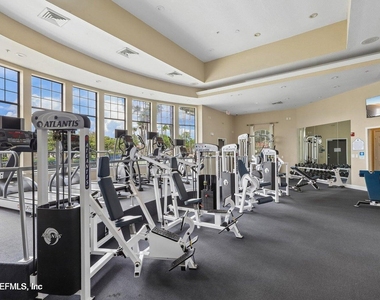 400 Timberwalk Court - Photo Thumbnail 12
