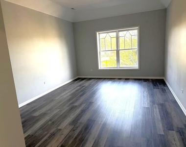 9 W Quincy Street - Photo Thumbnail 3
