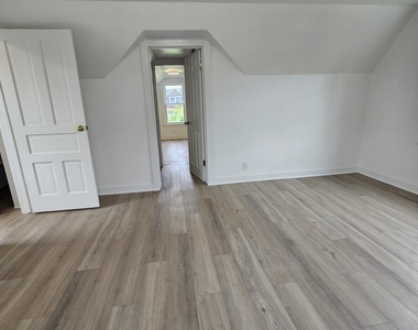3244 N Osceola Avenue - Photo Thumbnail 12