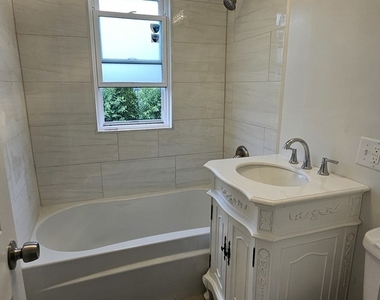 3244 N Osceola Avenue - Photo Thumbnail 9