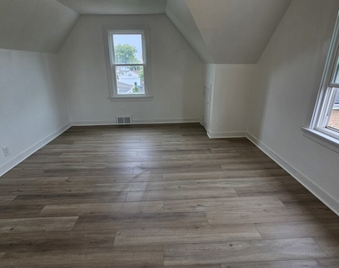 3244 N Osceola Avenue - Photo Thumbnail 17