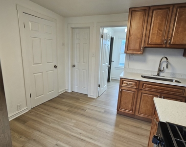 3244 N Osceola Avenue - Photo Thumbnail 7