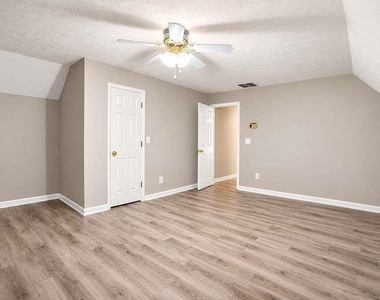 775 Stonemill Manor - Photo Thumbnail 35