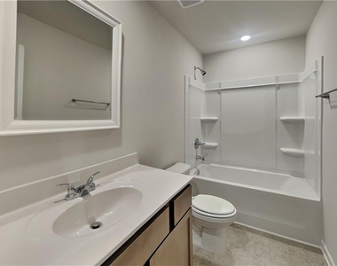 363 Bloomfield Circle - Photo Thumbnail 12