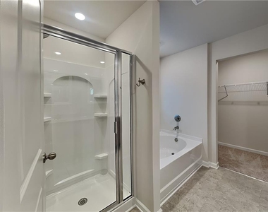 363 Bloomfield Circle - Photo Thumbnail 8