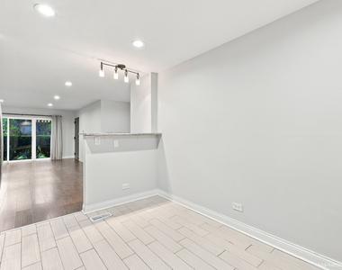 400 E Kensington Road - Photo Thumbnail 9